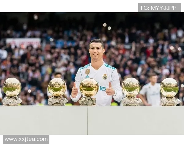 足球传奇人物的崛起与辉煌岁月解析:从草根到世界之巅的拼搏故事 足球传奇人物的崛起与辉煌岁月解析:从草根到世界之巅的拼搏故事